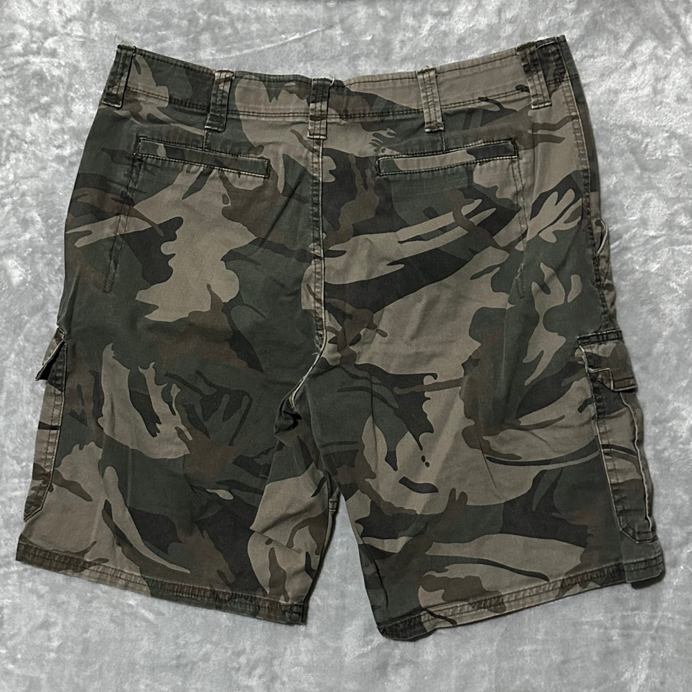Wrangler Mens Cargo Shorts Bundle 2 Pair Khaki Tan and Camo Size 36 Utility - Picture 7 of 10
